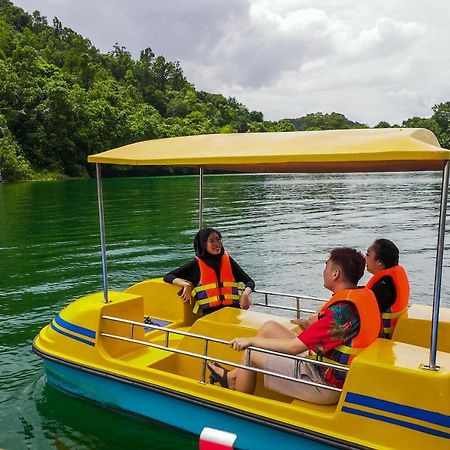 Roxy Tasik Biru Resort City Bau المظهر الخارجي الصورة