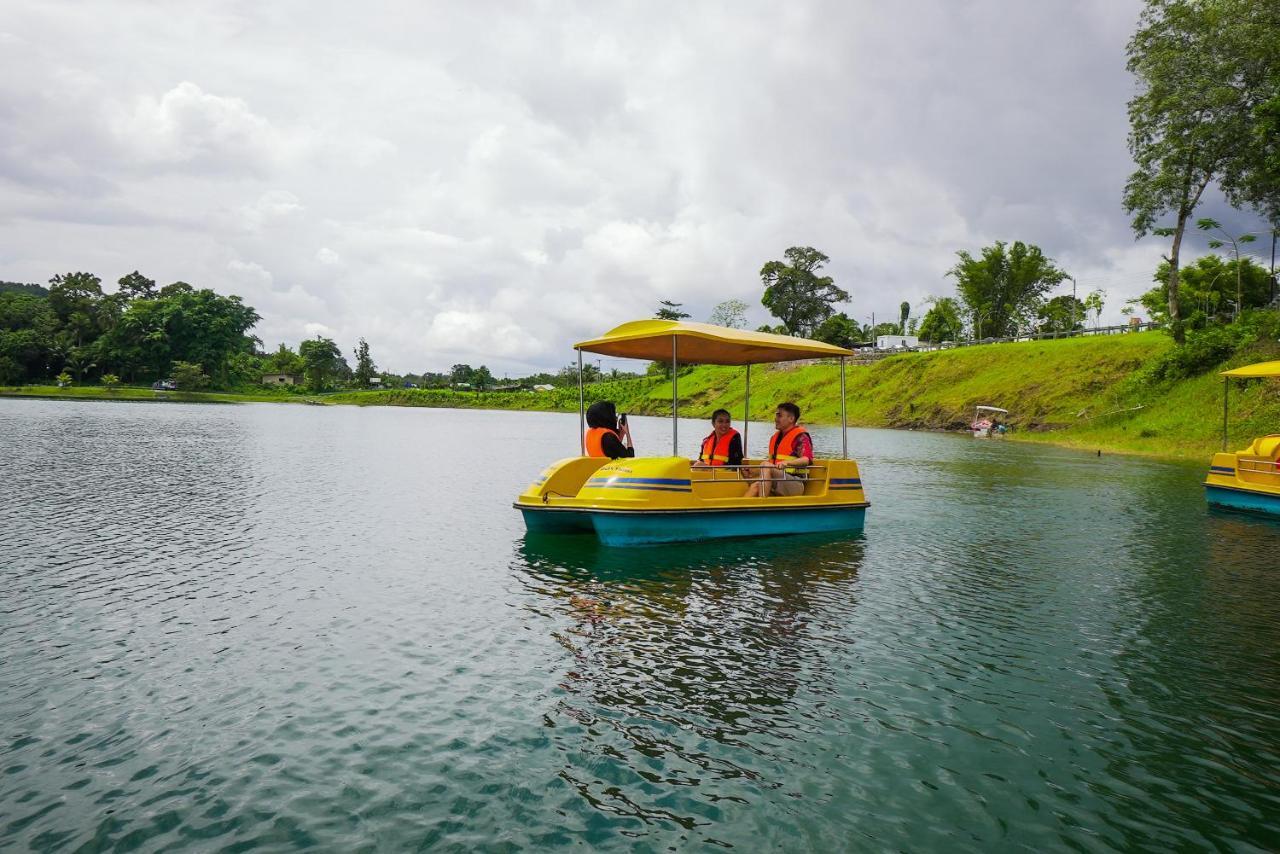 Roxy Tasik Biru Resort City Bau المظهر الخارجي الصورة