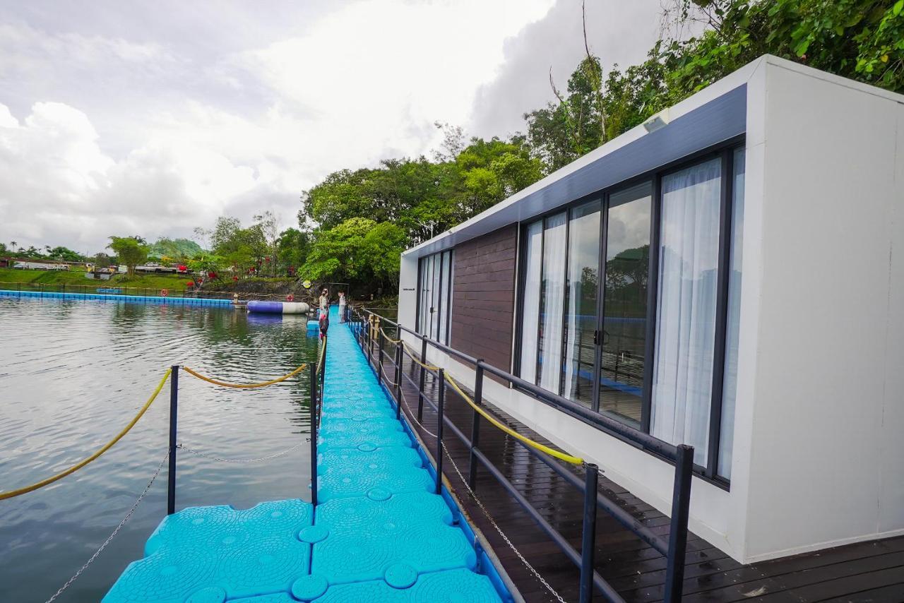 Roxy Tasik Biru Resort City Bau المظهر الخارجي الصورة