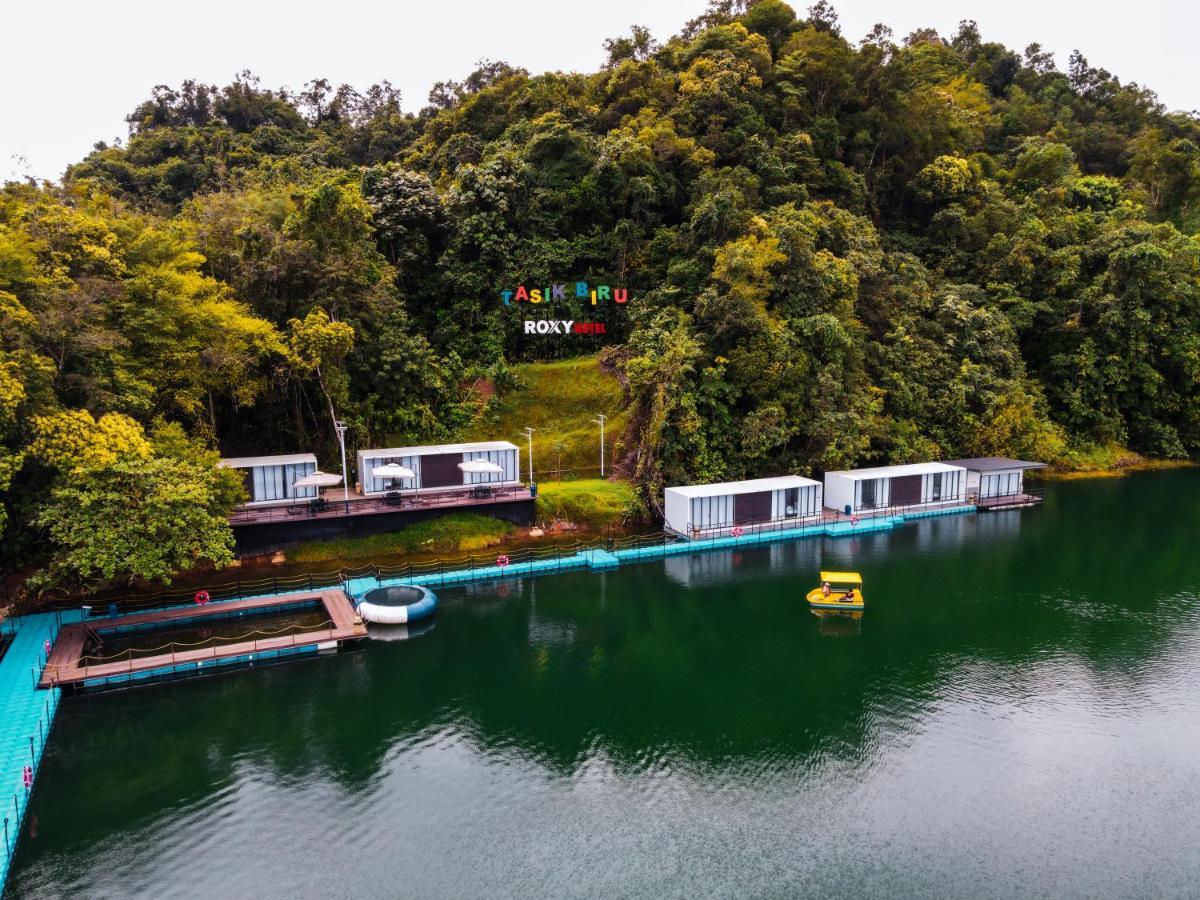 Roxy Tasik Biru Resort City Bau المظهر الخارجي الصورة