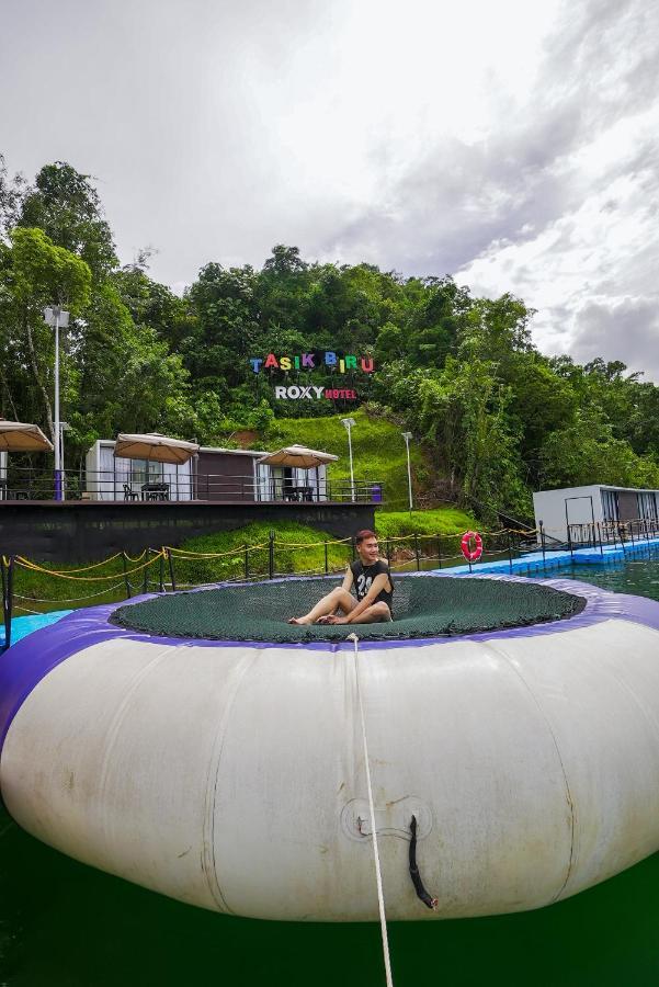 Roxy Tasik Biru Resort City Bau المظهر الخارجي الصورة