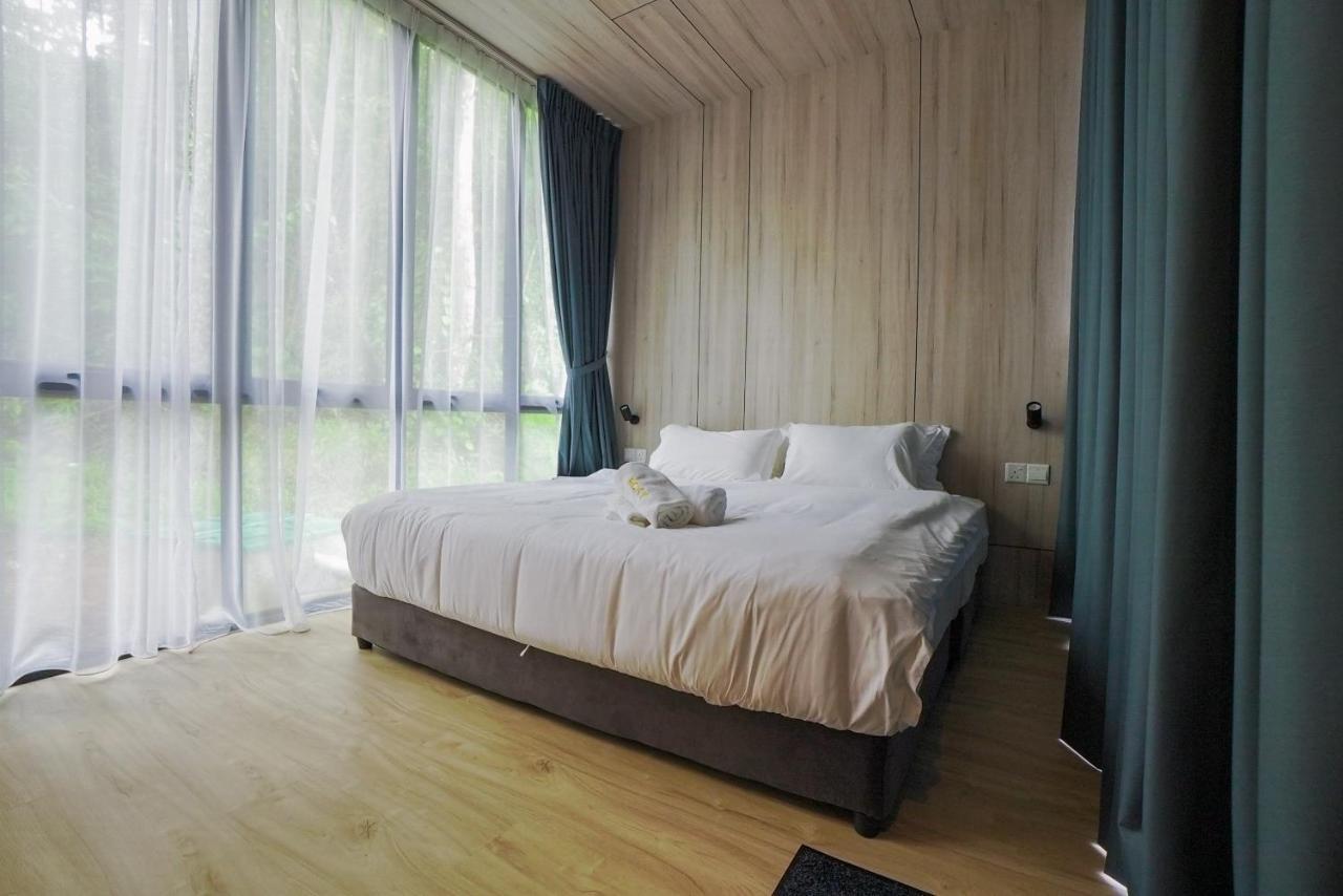 Roxy Tasik Biru Resort City Bau المظهر الخارجي الصورة