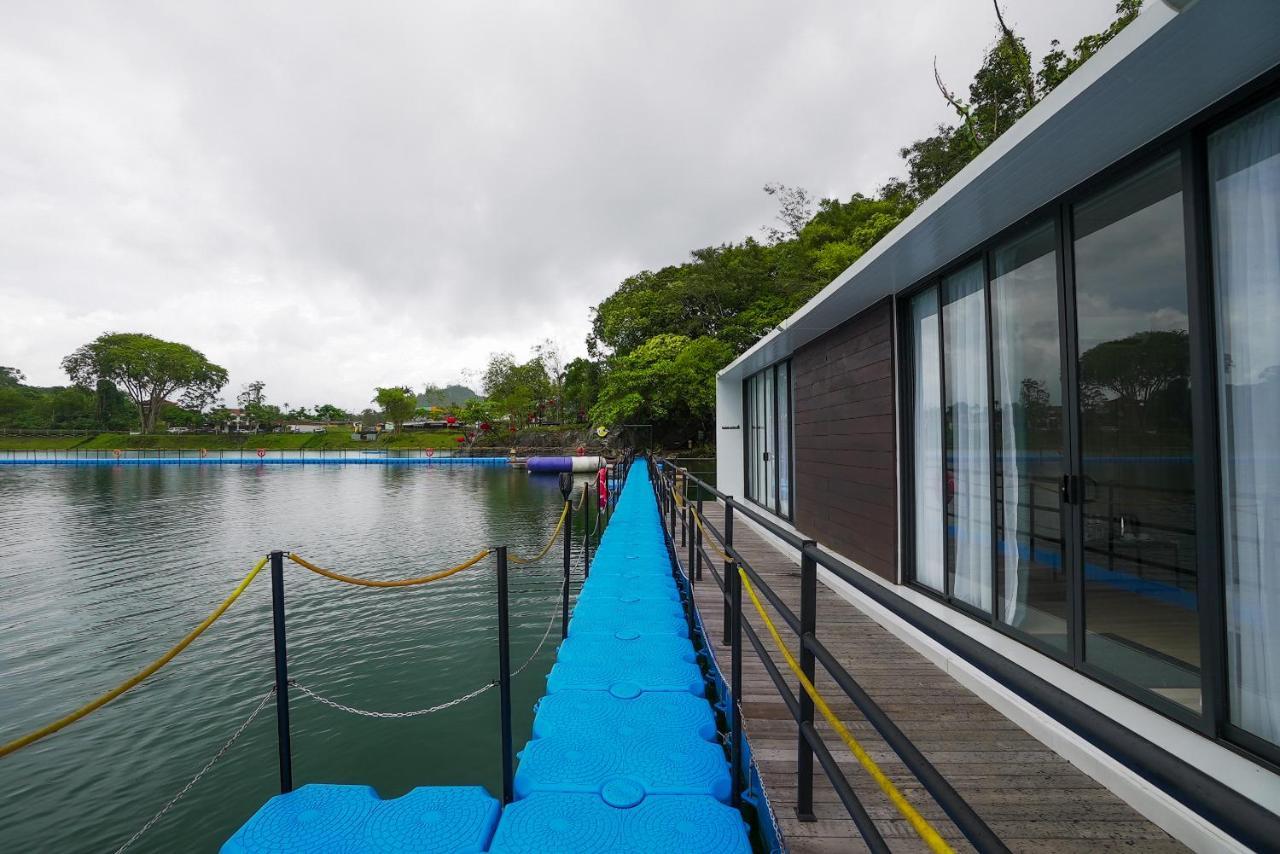 Roxy Tasik Biru Resort City Bau المظهر الخارجي الصورة