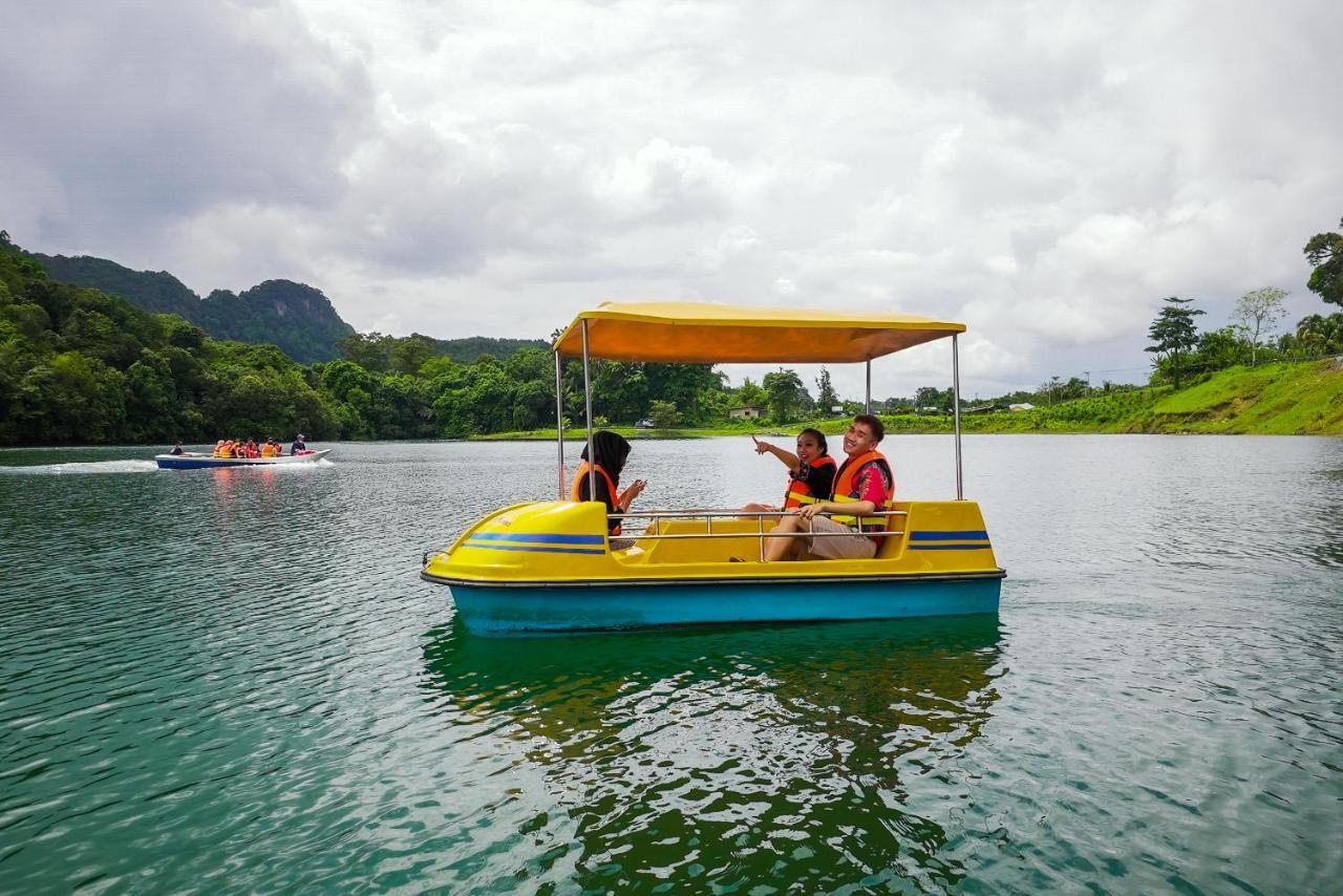 Roxy Tasik Biru Resort City Bau المظهر الخارجي الصورة