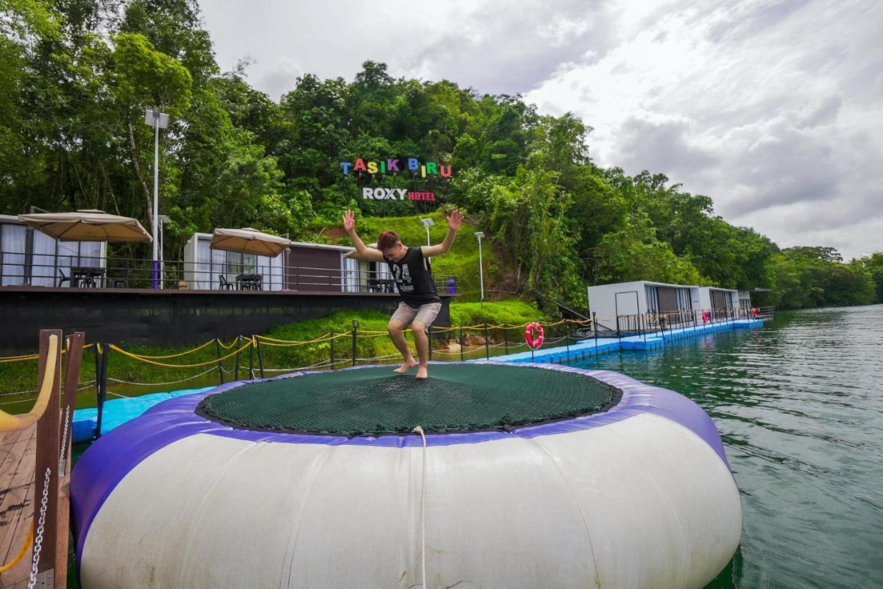 Roxy Tasik Biru Resort City Bau المظهر الخارجي الصورة