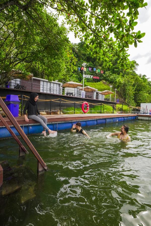 Roxy Tasik Biru Resort City Bau المظهر الخارجي الصورة