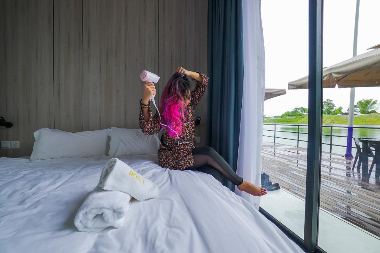 Roxy Tasik Biru Resort City Bau المظهر الخارجي الصورة
